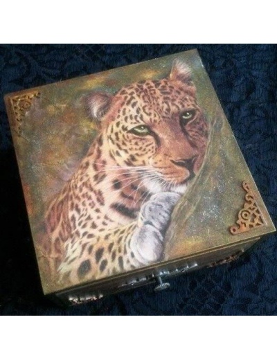 Кутия Леопард