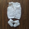 Плетен комплект за бебе - Елече и терлички 
