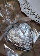 Подаръчета за гости за кръщене сватба гипсови фигурки оцветени в сребро 