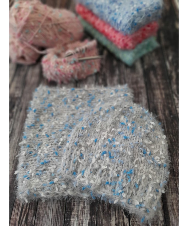 Ръчно плетен детски син комплект от шал и шапка за зимата