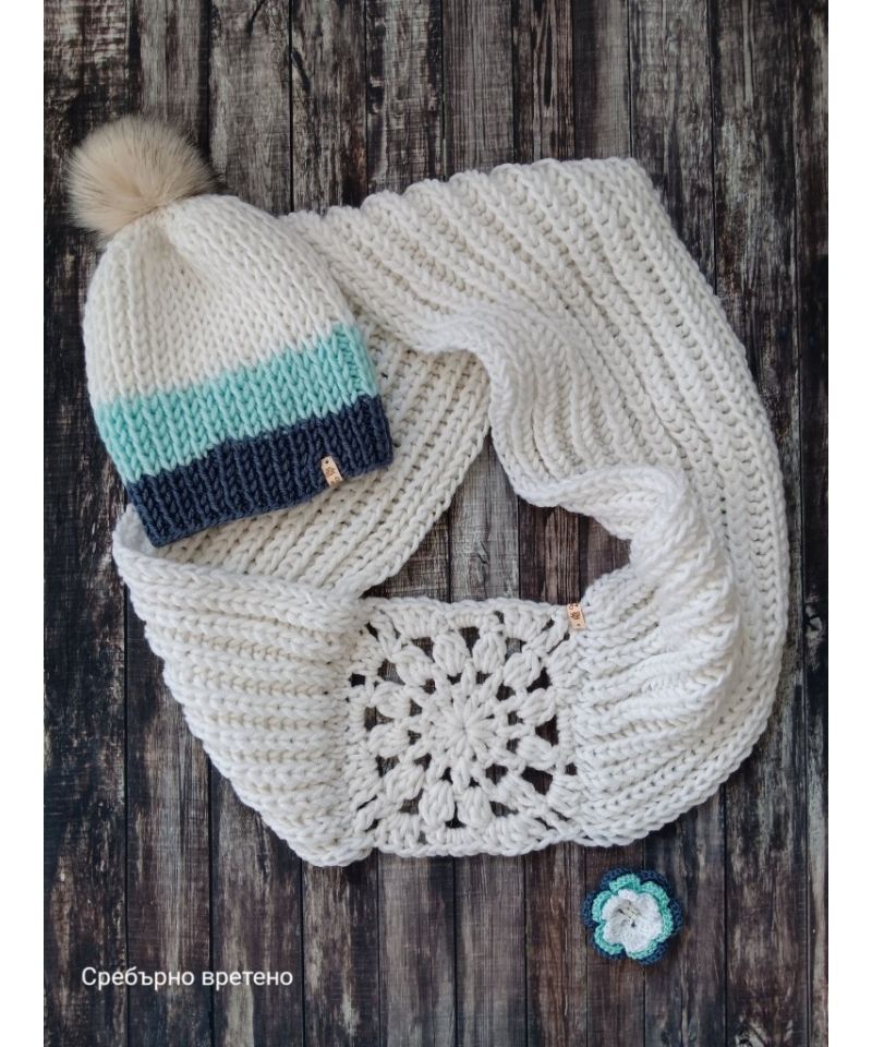 Дизайнерски луксозен ръчно плетен зимен сет инфинити шал и шапка "Биляна" в бяло