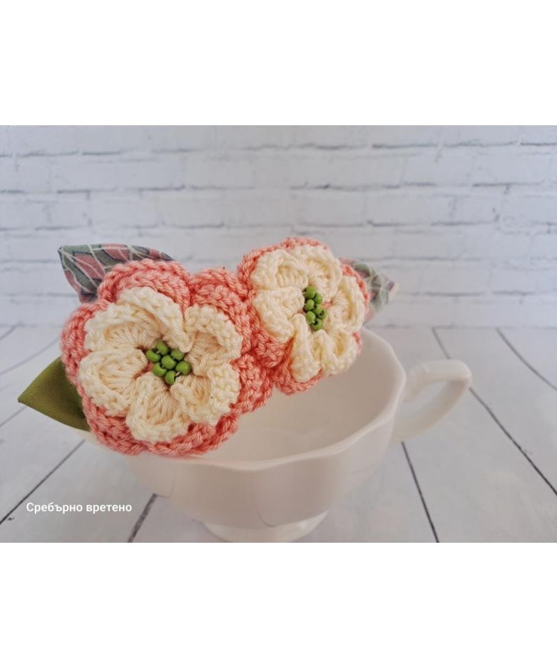 Уникална диадема „Прасковена въздишка“ с 3D плетено цвете