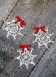 Комплект от 3 бр. ръчно плетени снежинки „Заскрежени мигове“ Коледен декор на дома и елхата