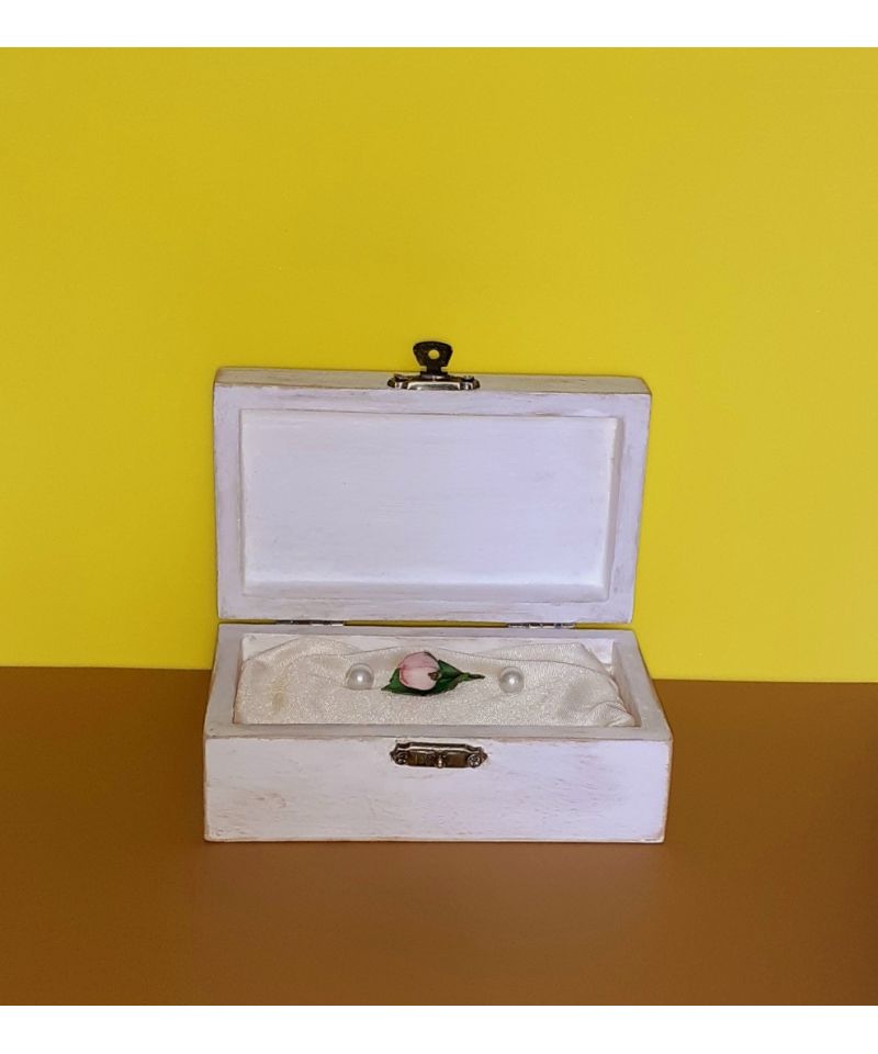 Кутийка за сватбени халки "Пролетен цвят"