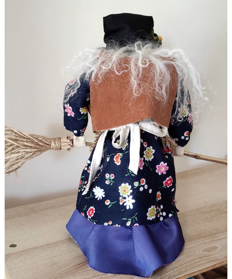Кукла Баба Яга ръчно изработена