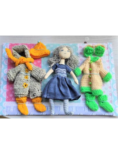 Ръчно изработена текстилна кукла Ляля с дрехи.